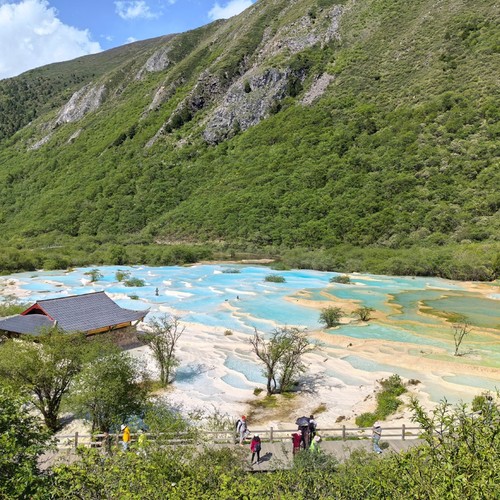 Huanglong Five-Color Pools
