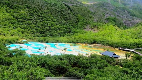 Five-Color Ponds of Huanglong